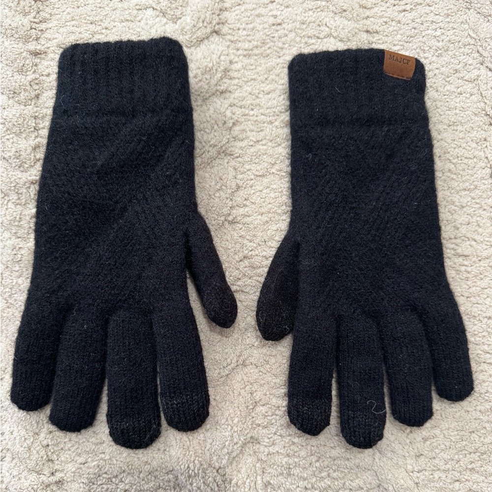 MAJCF Smart Touch Cableknit Ribbed Gloves In Black